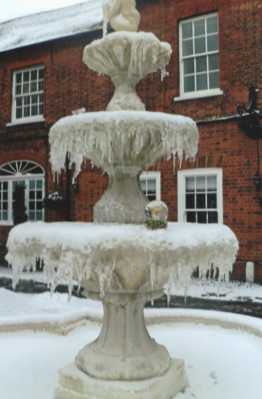 Icicle_Fountain_01